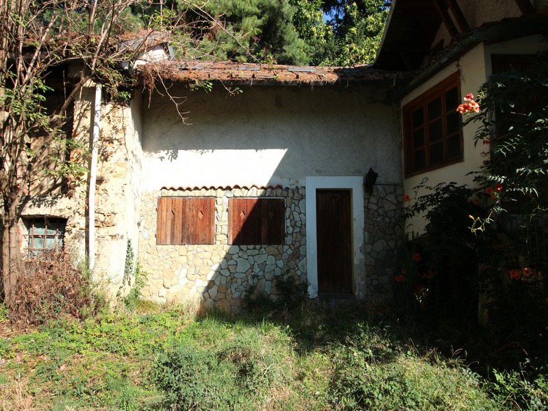 Frabosa soprana casa indipendente immerse nel verde con 4.500 mq di bosco
