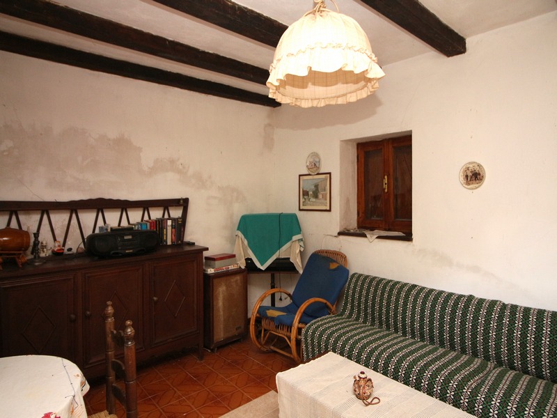 Frabosa soprana casa indipendente immerse nel verde con 4.500 mq di bosco